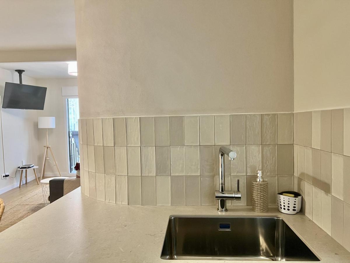 Cozy San Cristobal Apartment In Heart Of Alicante Exterior photo
