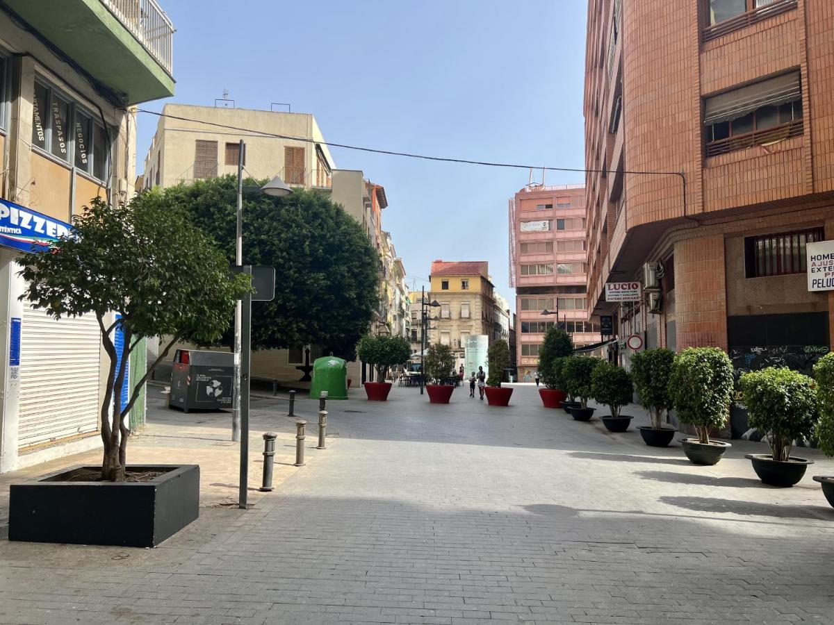 Cozy San Cristobal Apartment In Heart Of Alicante Exterior photo